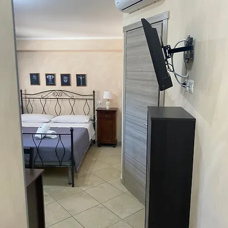 לינה וארוחת בוקר Ruben 3*