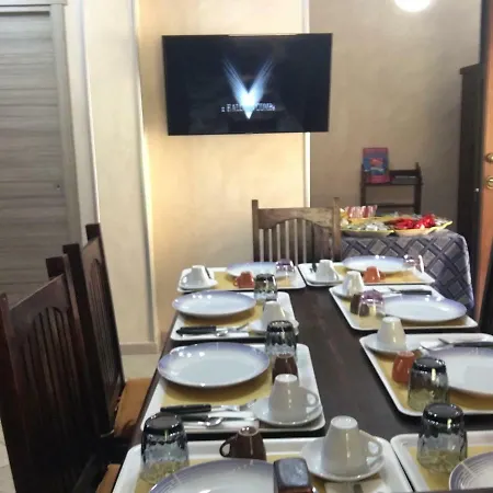 Ruben לינה וארוחת בוקר